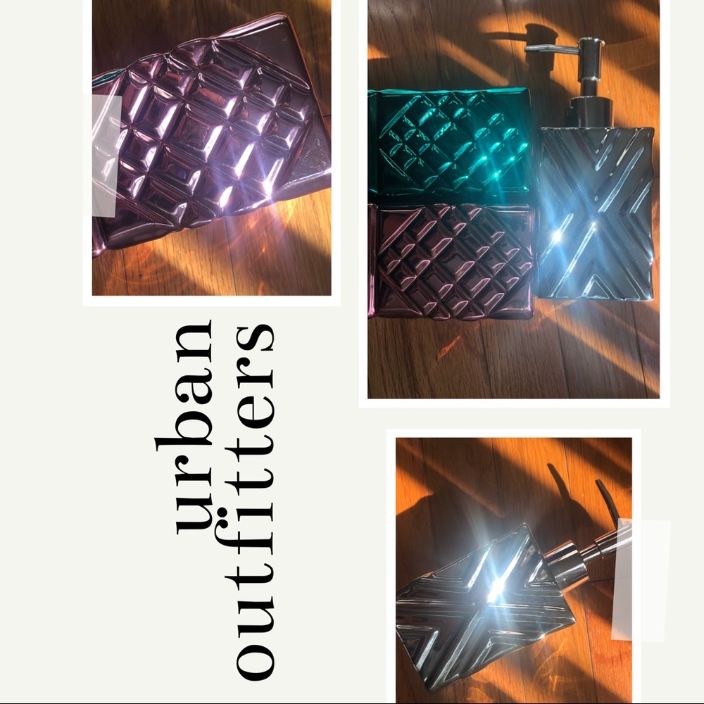 new💓UO set of 3 metallic geo bathroom set